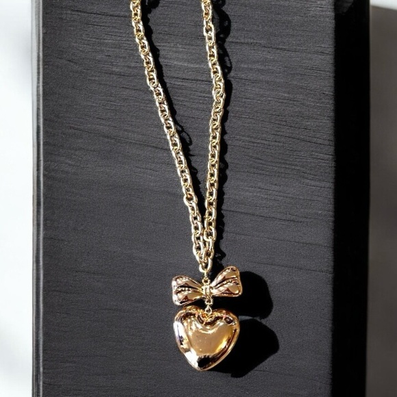 Chunky Golden toned puffed heart pendant necklace - Picture 9 of 16